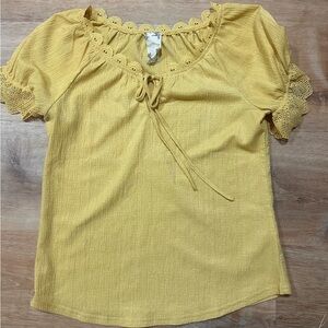 BLU PEPPER yellow blouse